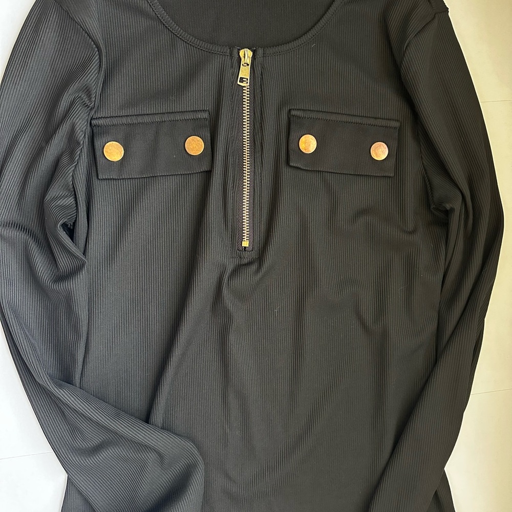 Chic Black Ribbed Top with Silver Zipper